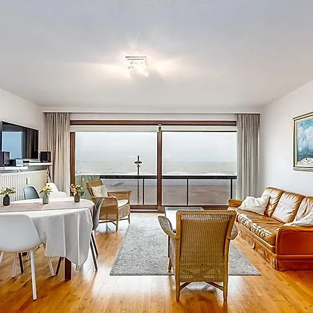 Hotel With Sea View And Sunny Terrace Middelkerke